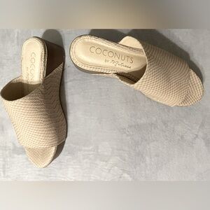 Coconut by Matisse Freya wedges- Faux snake skin